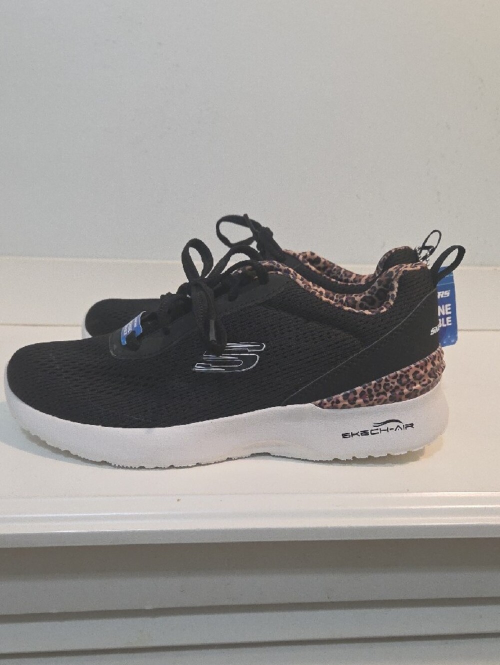 Womens Skechers Black Knit Sneakers with Leopard-Print Lining. New No Box - Picture 4 of 7